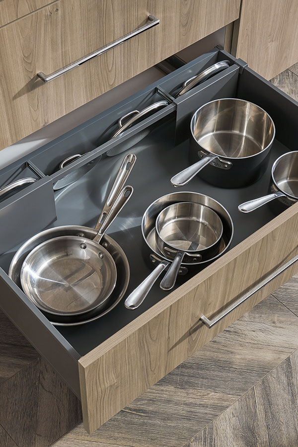 OMDeepDrwrCrossGallRailLWtwS600x900